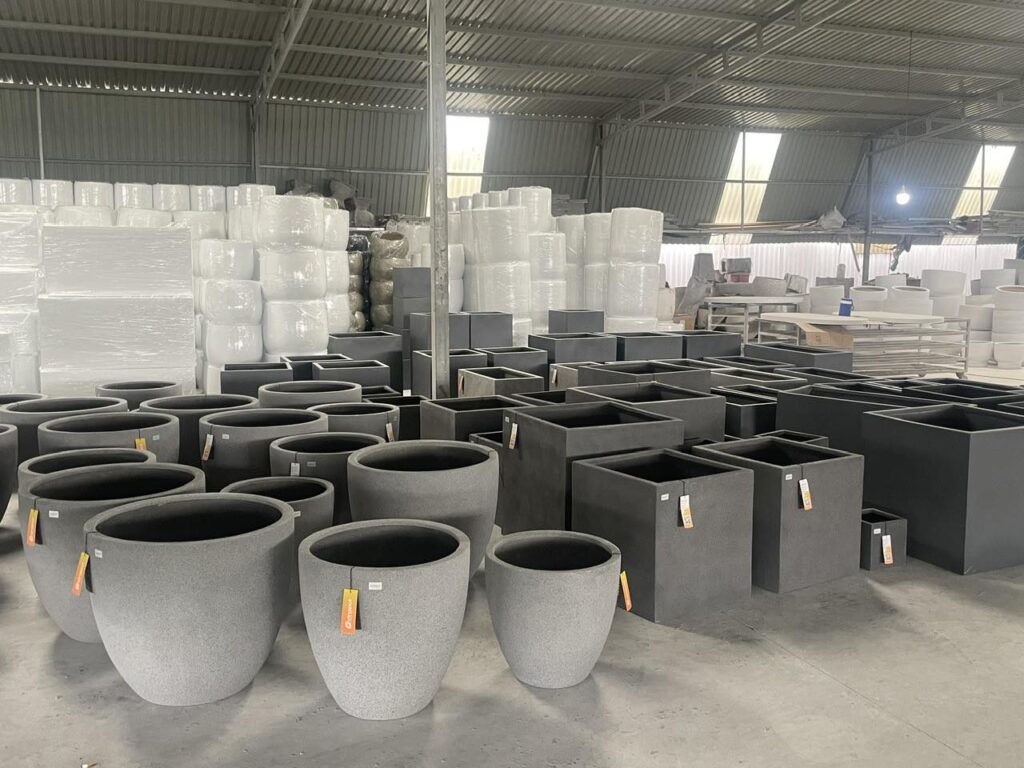 Chau-composite-be-mat-da-polystones-f5-vuong-ngoai-troi